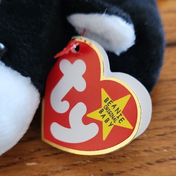 TY Retired Beanie Baby, Daisy, The Cow. - Picture 3 of 8